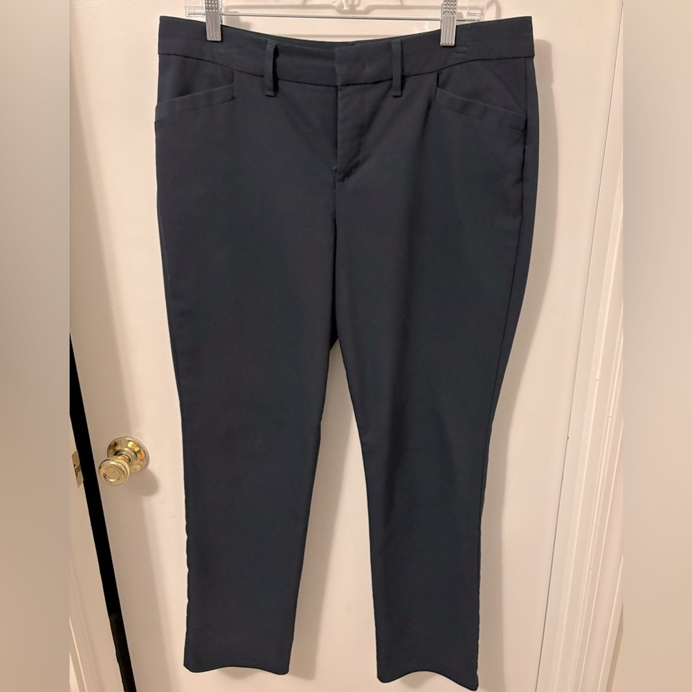 Gloria Vanderbilt navy flat front pants size 12